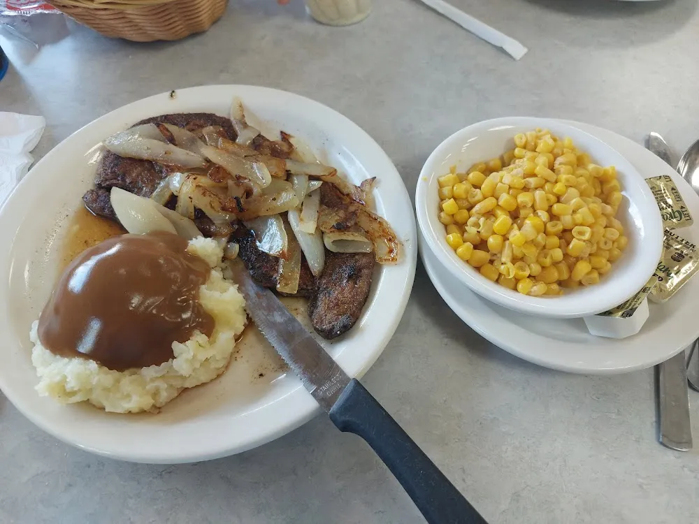Liver and Onions with Mashed Potatoes